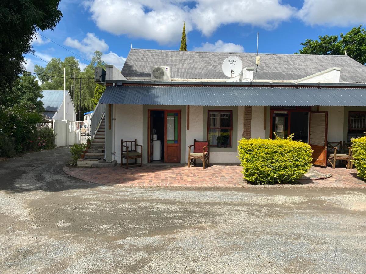 רוברטסון Leo Guest House מראה חיצוני תמונה