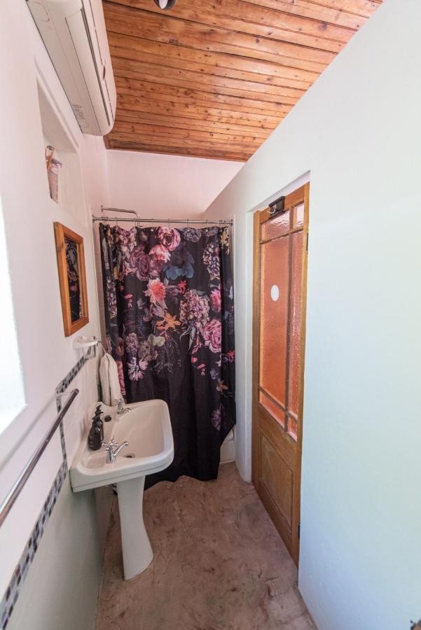 רוברטסון Leo Guest House מראה חיצוני תמונה